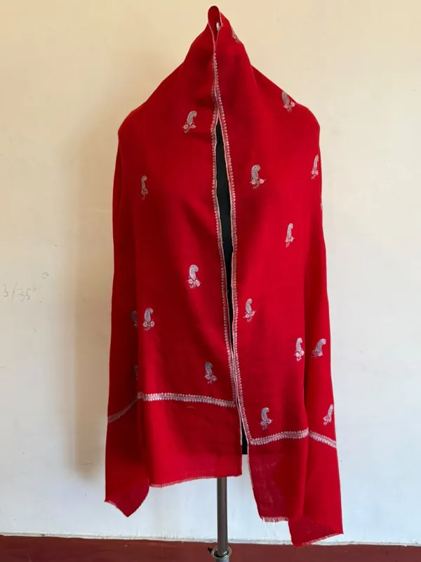 Red_Embroidered_Dupatta_For_Women