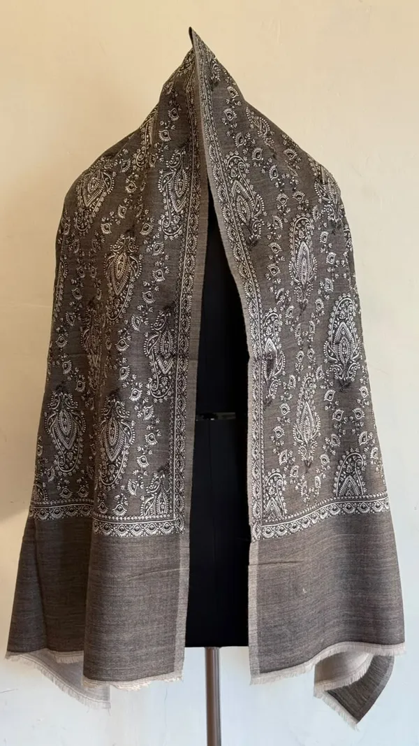 Grey_Printed_Paisley_Shawl_for_Women
