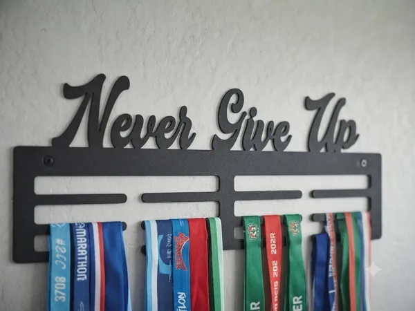 Never_Give_Up_Medal_Display_Holder_Metal_Wall_Mount_Medal_Hanger_For_Sports_Medals_Black_Medal_Display_Rack_Achievement_Holder_For_Athletes_Kids_And_Sports_Persons