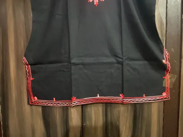 Black_Viscose_Rayon_Straight_Floral_Embroidered_Kurta_For_Women