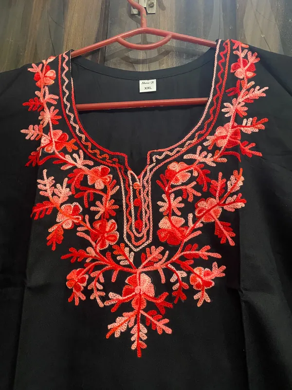 Black_Viscose_Rayon_Straight_Floral_Embroidered_Kurta_For_Women