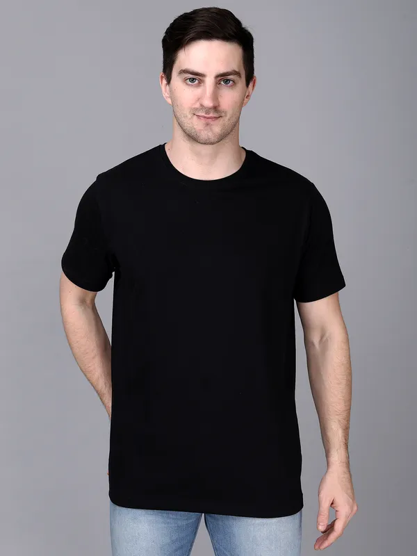 Black_Cotton_Regular_Fit_Crew_Neck_T-Shirt_For_Men