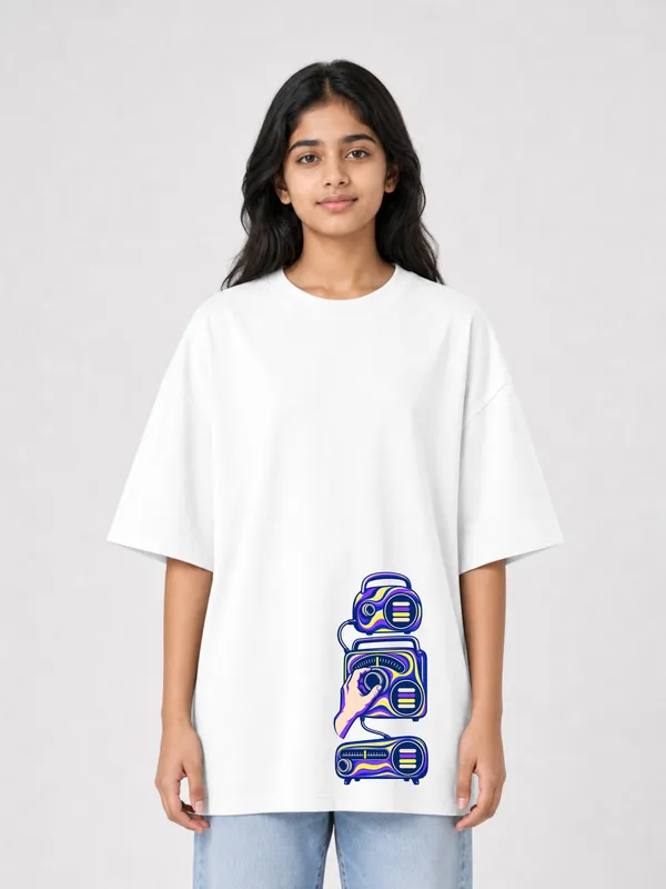 White_Cotton_Oversized_Graphic_T-Shirt_For_Women