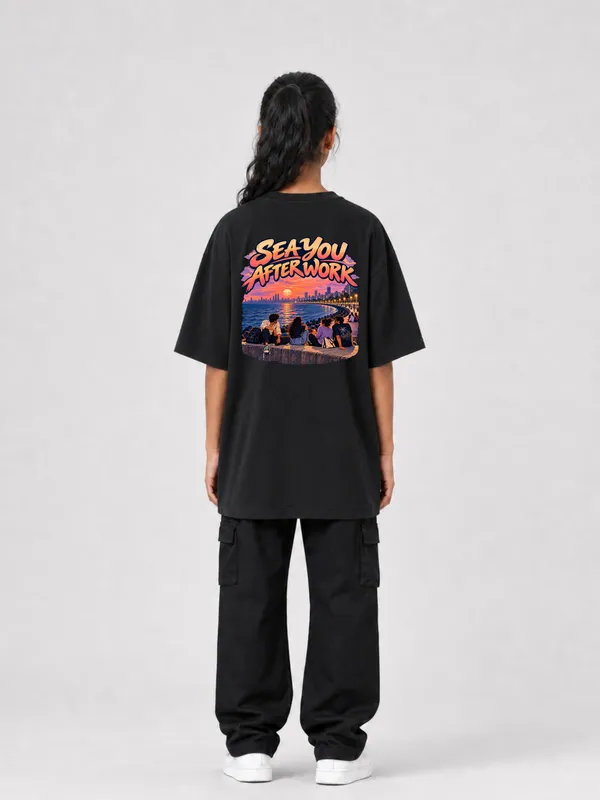 Black_Cotton_Oversized_Graphic_T-Shirt_For_Women