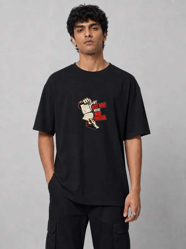 Black_Cotton_Oversized_Graphic_T-Shirt_For_Men