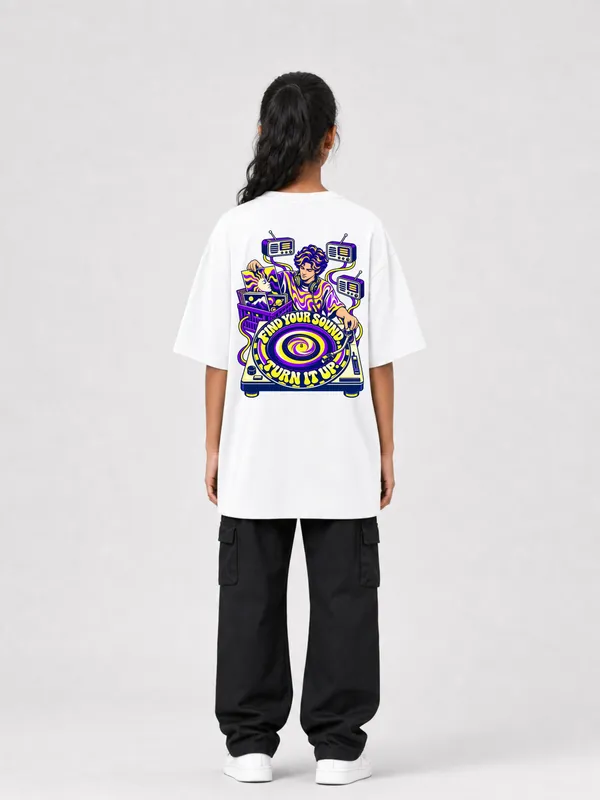 White_Cotton_Oversized_Graphic_T-Shirt_For_Women