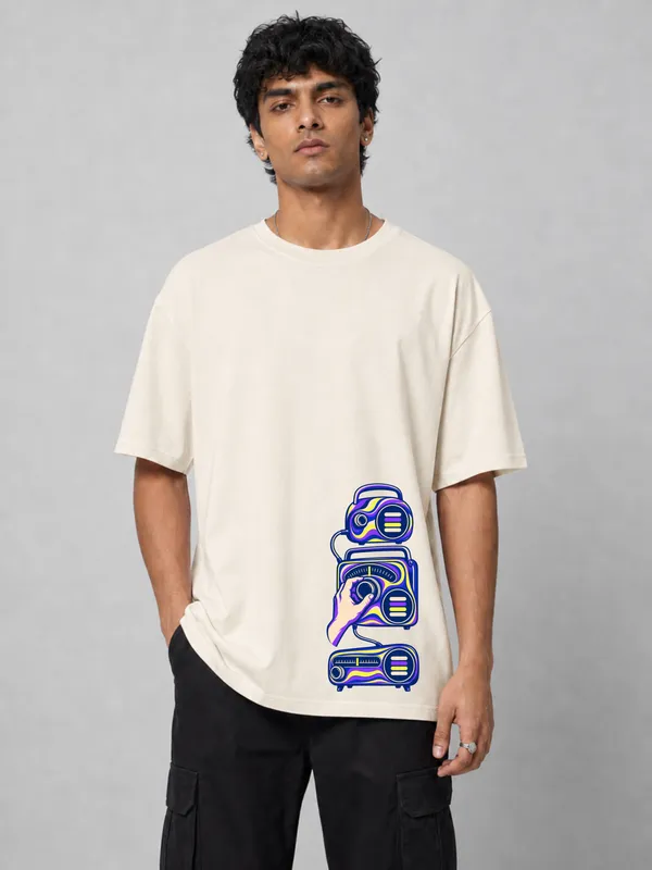 Off_White_Cotton_Oversized_Graphic_T-Shirt_For_Men