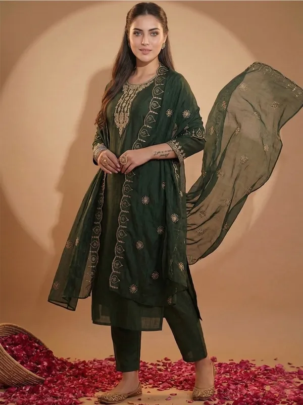 Cotton_Blend_Kurti_Set_With_Bottom_And_Dupatta