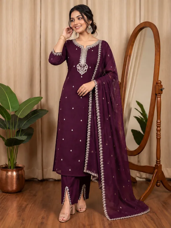 Cotton_Blend_Kurti_Set_With_Bottom_And_Dupatta