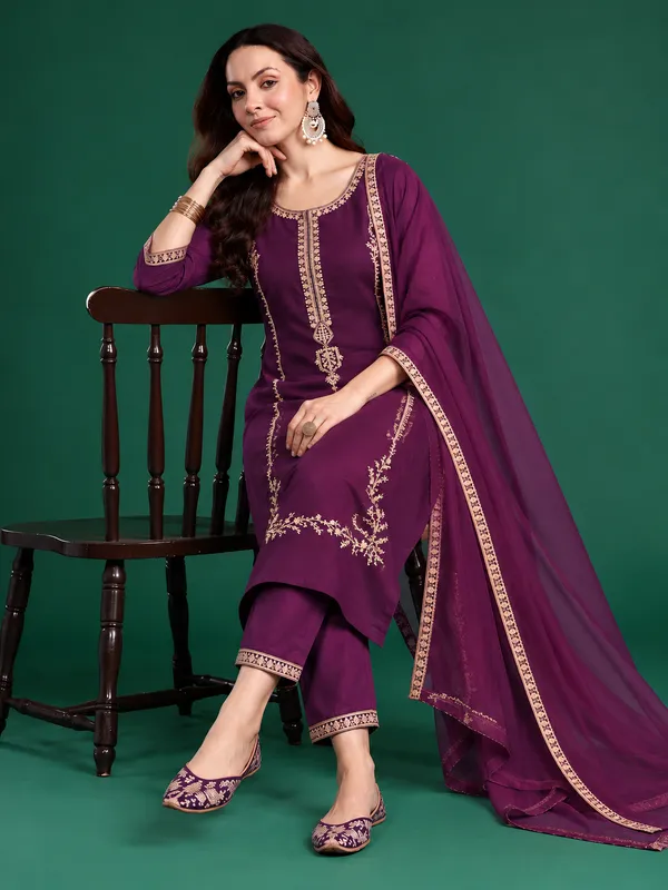 Cotton_Blend_Kurti_Set_With_Bottom_And_Dupatta