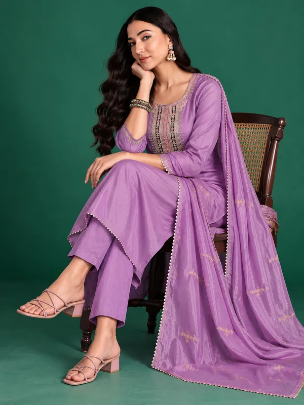 Cotton_Blend_Kurti_Set_With_Bottom_And_Dupatta