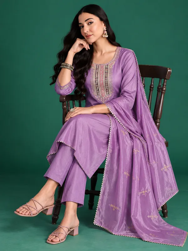Cotton_Blend_Kurti_Set_With_Bottom_And_Dupatta