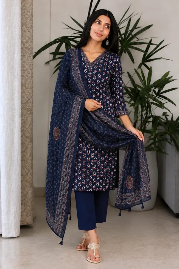 Cotton_Blend_Kurti_Set_With_Bottom_And_Dupatta