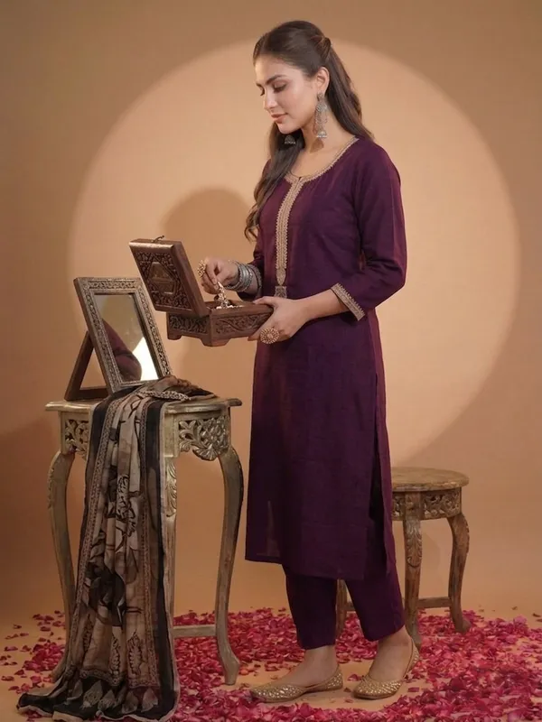Cotton_Blend_Kurti_Set_With_Bottom_And_Dupatta
