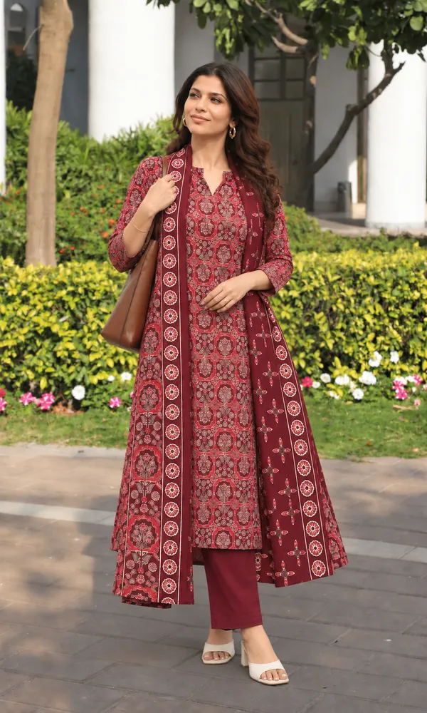 Cotton_Blend_Kurti_Set_With_Bottom_And_Dupatta