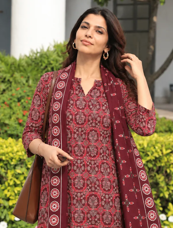 Cotton_Blend_Kurti_Set_With_Bottom_And_Dupatta
