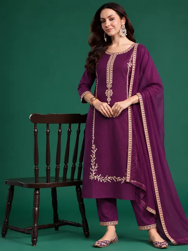 Cotton_Blend_Kurti_Set_With_Bottom_And_Dupatta