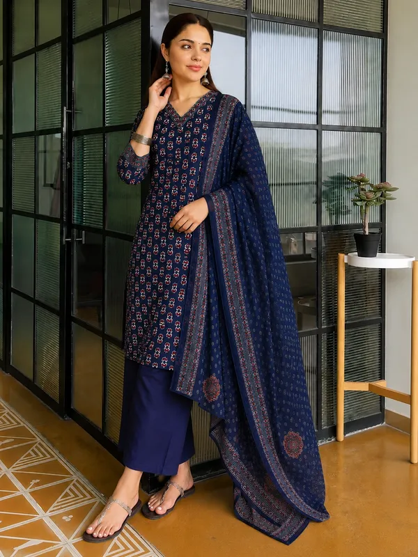 Cotton_Blend_Kurti_Set_With_Bottom_And_Dupatta