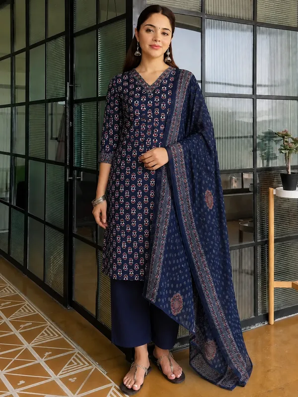 Cotton_Blend_Kurti_Set_With_Bottom_And_Dupatta