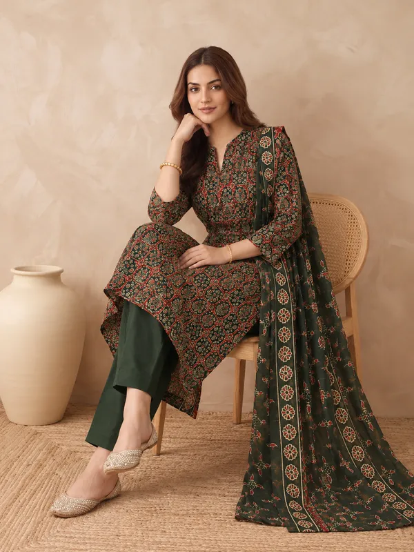 Cotton_Blend_Kurti_Set_With_Bottom_And_Dupatta