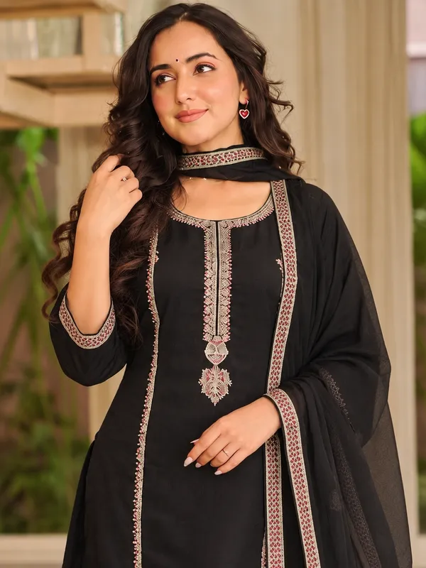 Cotton_Blend_Kurti_Set_With_Bottom_And_Dupatta