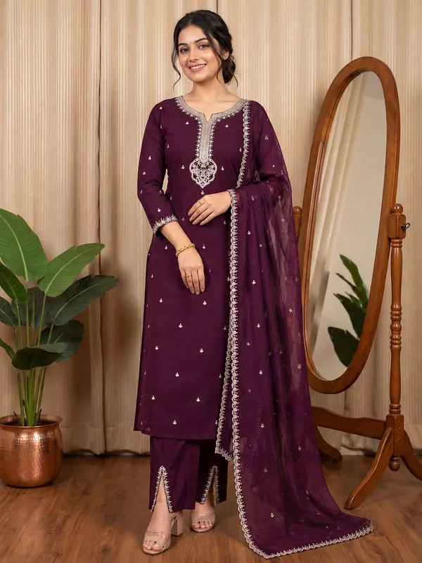Cotton_Blend_Kurti_Set_With_Bottom_And_Dupatta