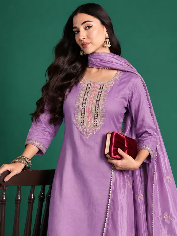 Cotton_Blend_Kurti_Set_With_Bottom_And_Dupatta