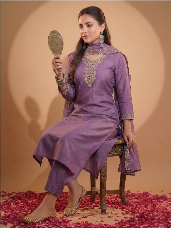 Cotton_Blend_Kurti_Set_With_Bottom_And_Dupatta