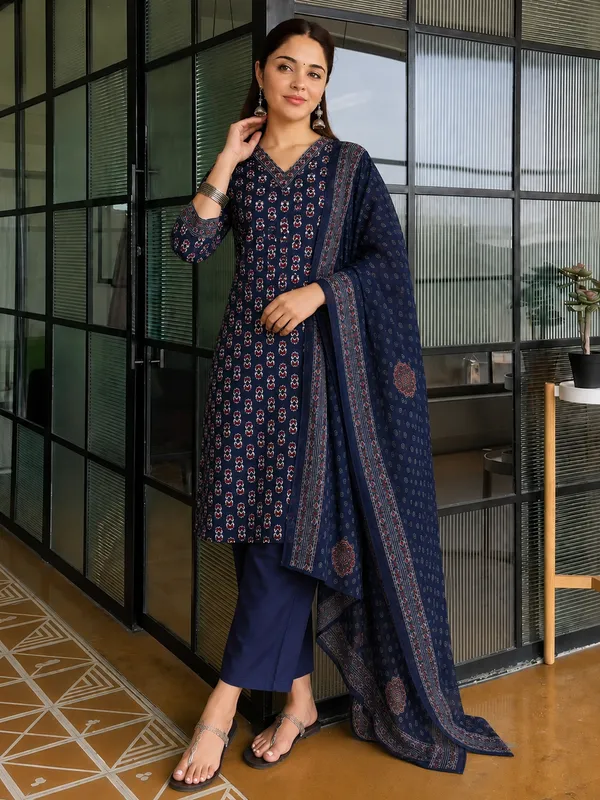Cotton_Blend_Kurti_Set_With_Bottom_And_Dupatta