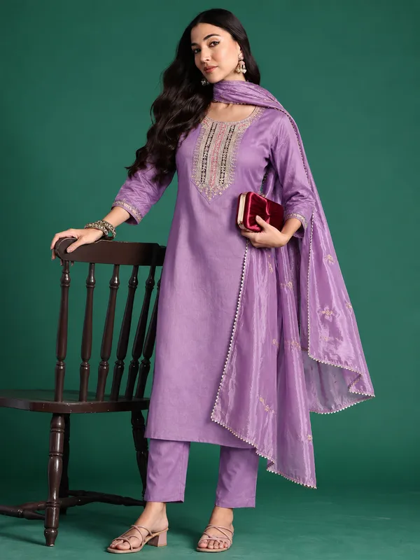 Cotton_Blend_Kurti_Set_With_Bottom_And_Dupatta