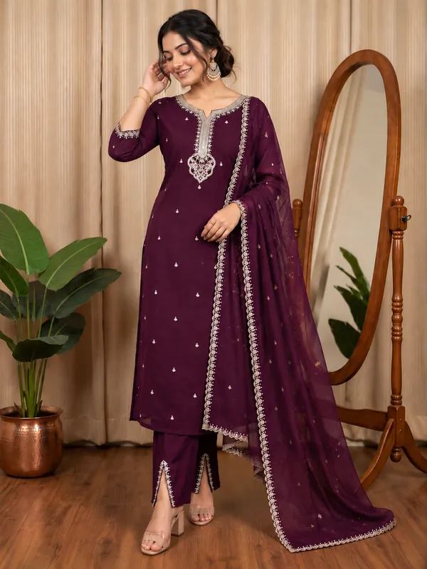Cotton_Blend_Kurti_Set_With_Bottom_And_Dupatta
