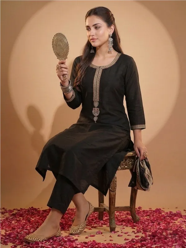Cotton_Blend_Kurti_Set_With_Bottom_And_Dupatta