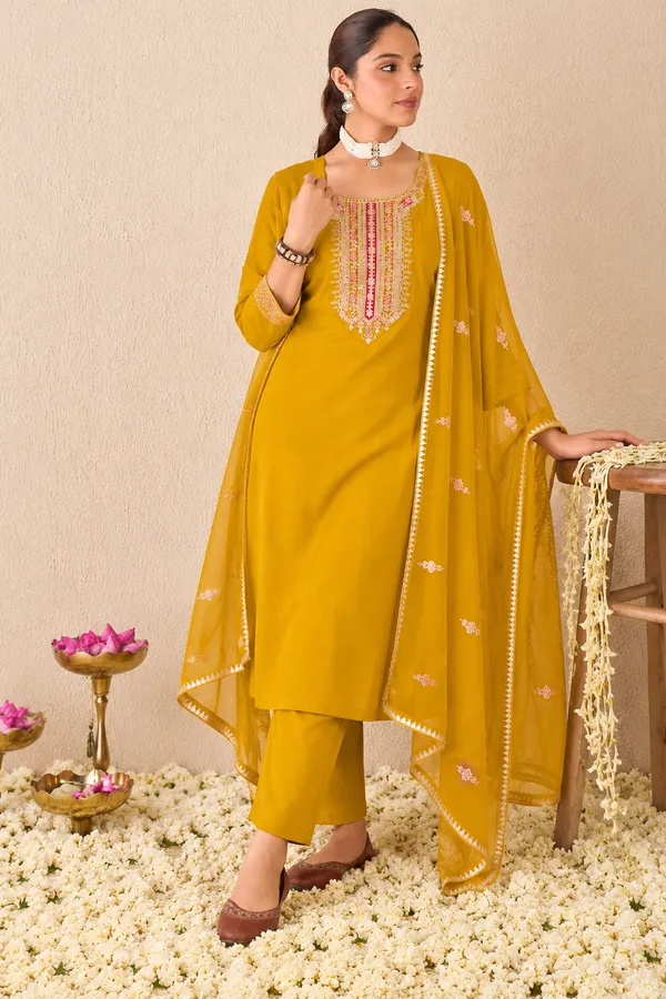 Cotton_Blend_Kurti_Set_With_Bottom_And_Dupatta