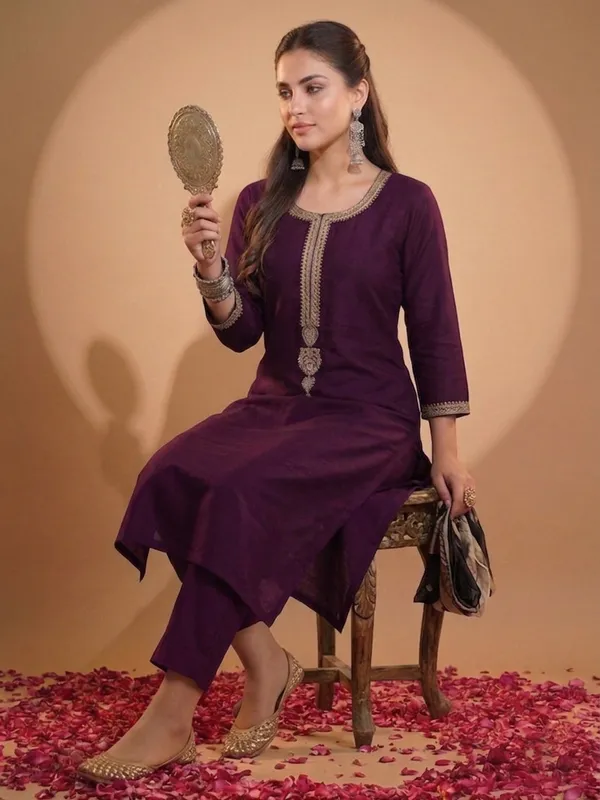 Cotton_Blend_Kurti_Set_With_Bottom_And_Dupatta