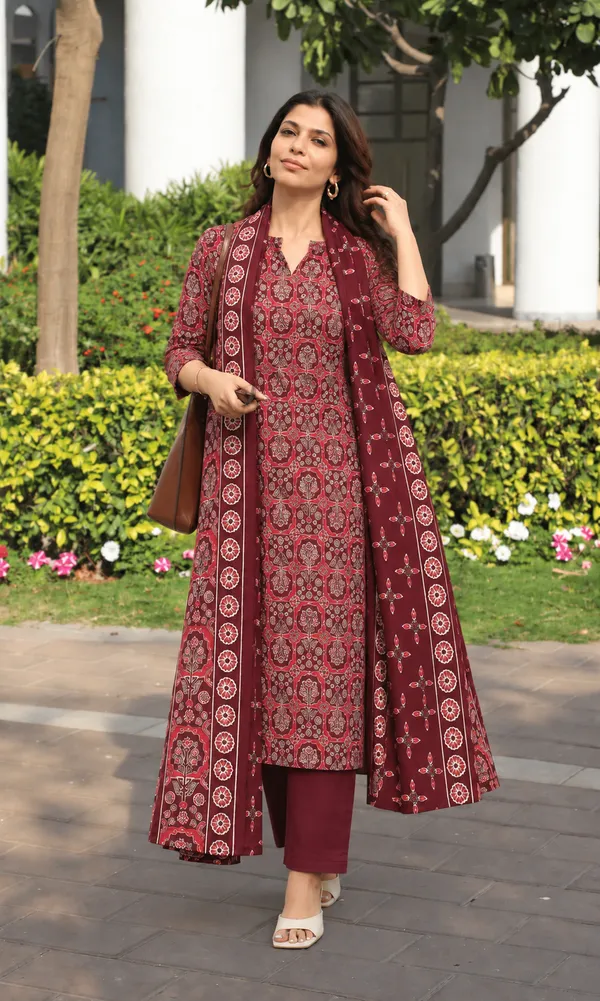 Cotton_Blend_Kurti_Set_With_Bottom_And_Dupatta