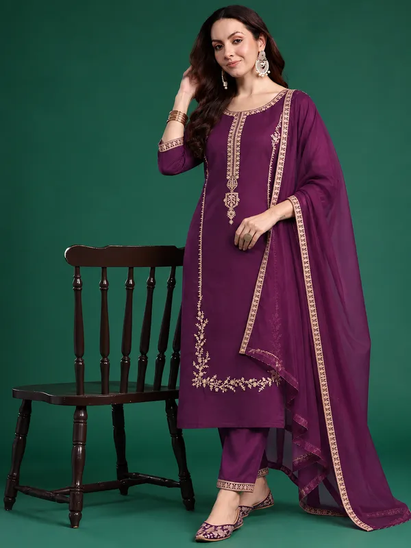 Cotton_Blend_Kurti_Set_With_Bottom_And_Dupatta