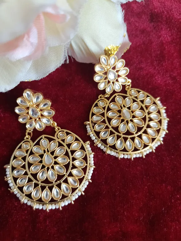 Kavya_Beige_Earrings