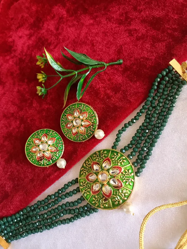 Green_necklace_earring_set