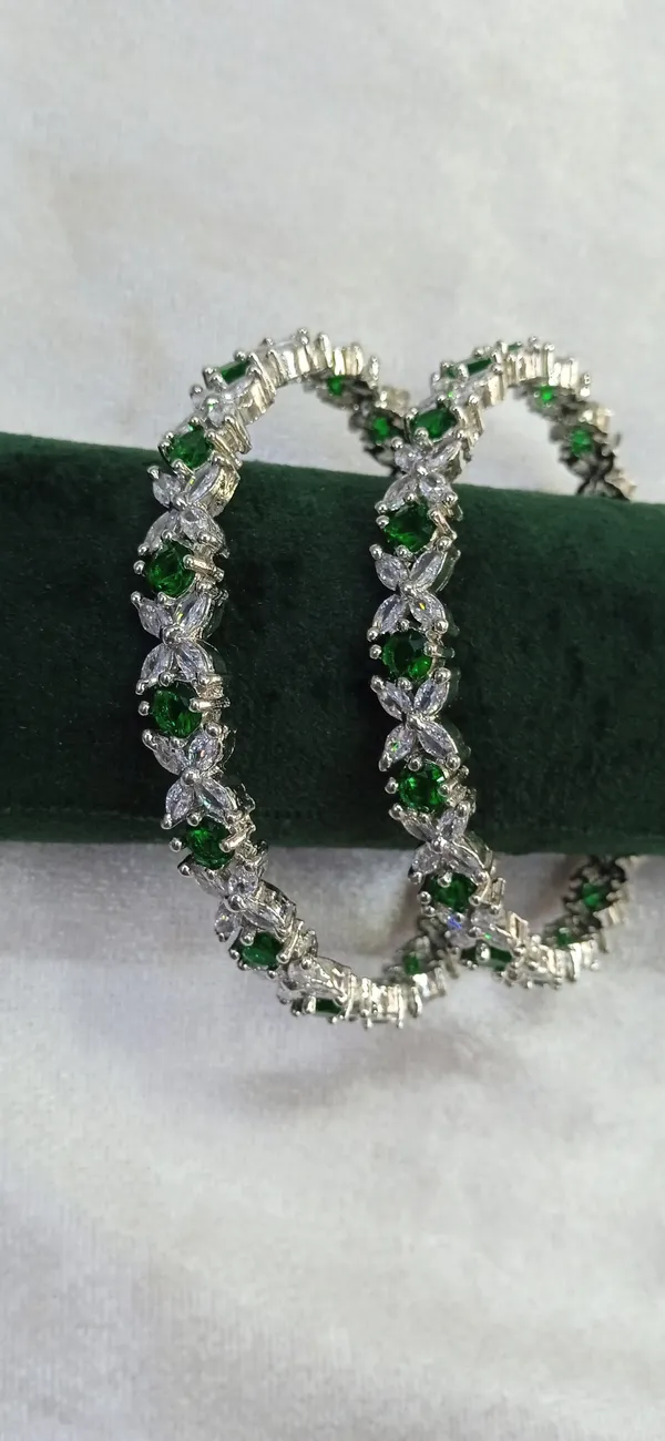 Nitya_Emerald_Green_American_Diamond_Bangles