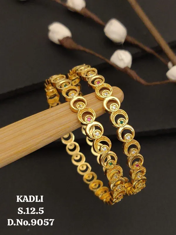 Bindiya_Brass_Gold_Polished_Bangles