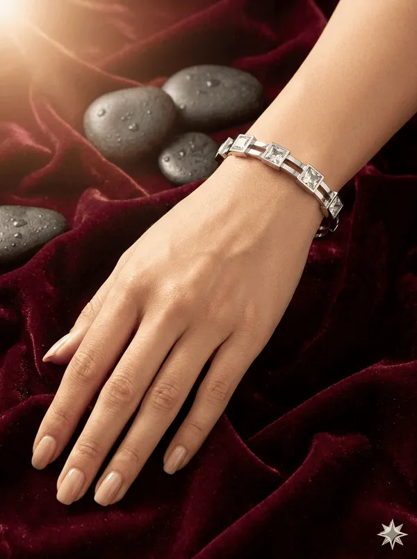 Trendy_Silver_Polished_Diamond_Studded_Bracelet