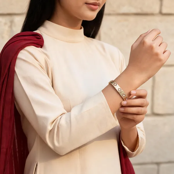 Elegant_Gold_Plated_Anti_Tarnish_Bracelet