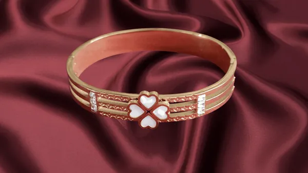 Luxe_Gold_Plated_Anti_Tarnish_Flower_Bracelet