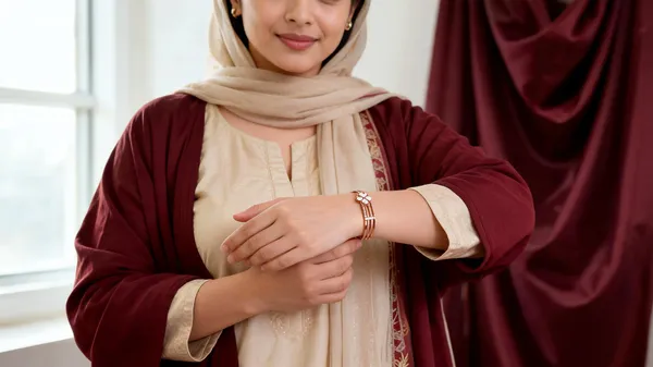 Luxe_Gold_Plated_Anti_Tarnish_Flower_Bracelet