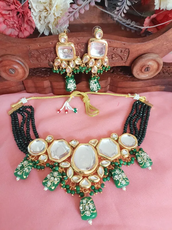 Swaragini_Ethnic_Kundan_Choker_Set_-Green