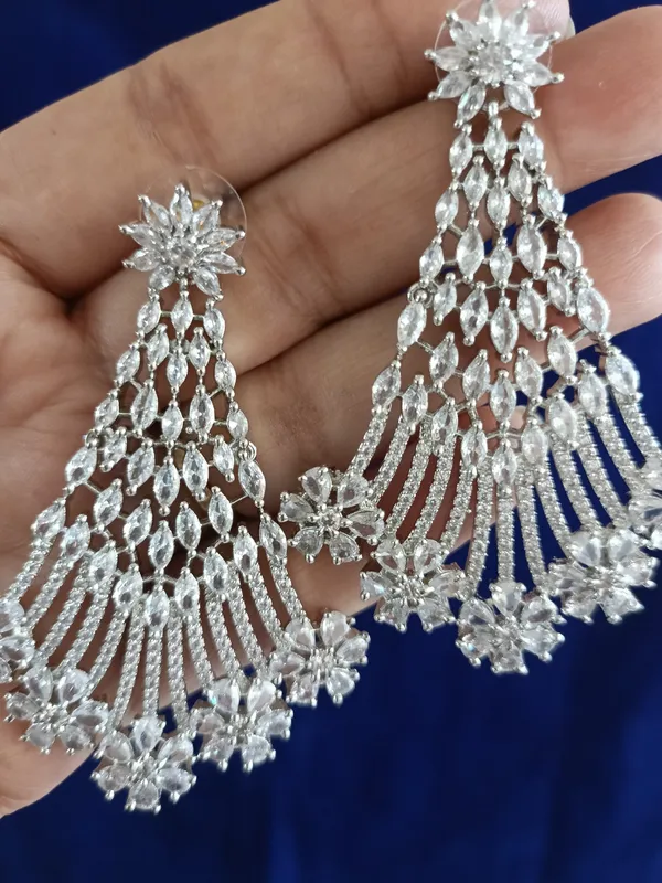 Julie_Silver_Zirconia_Earrings
