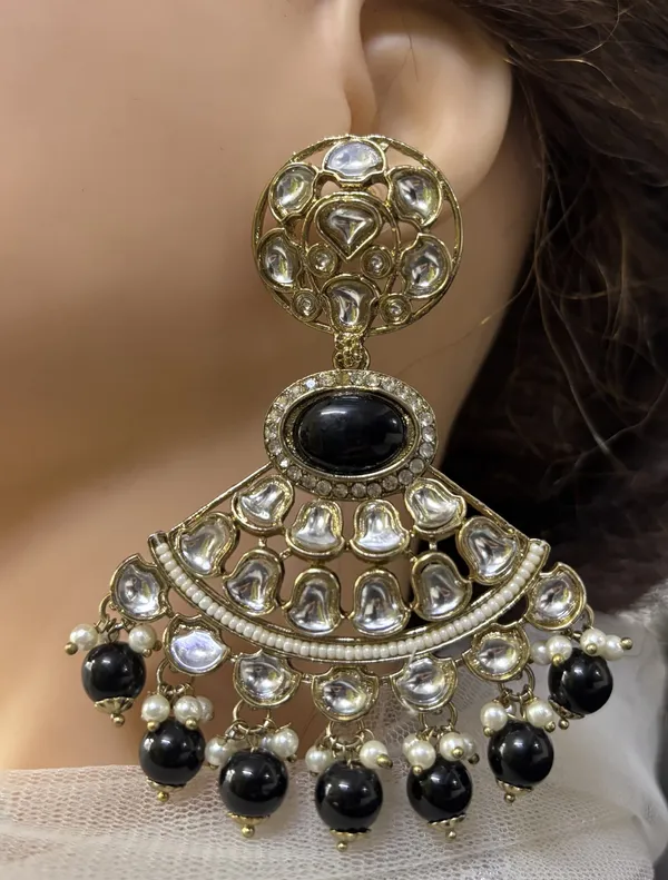 Miasha_Black_Chandelier_Earrings