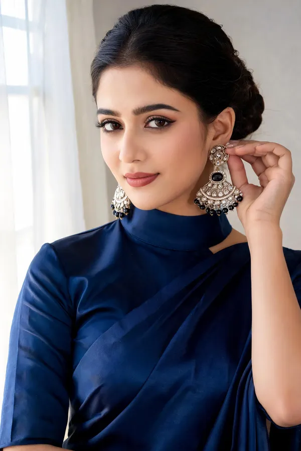 Miasha_Black_Chandelier_Earrings