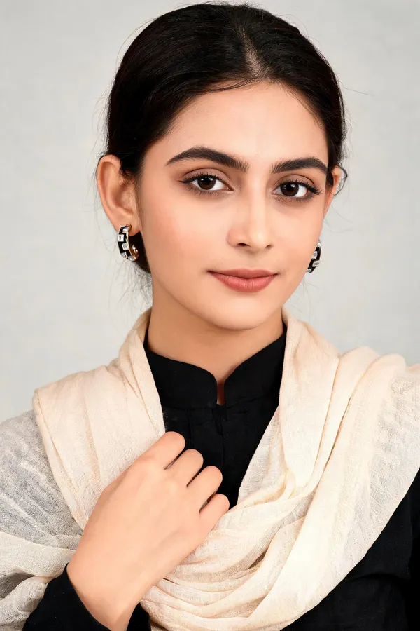 Vanya_Black_Hoop_Earrings