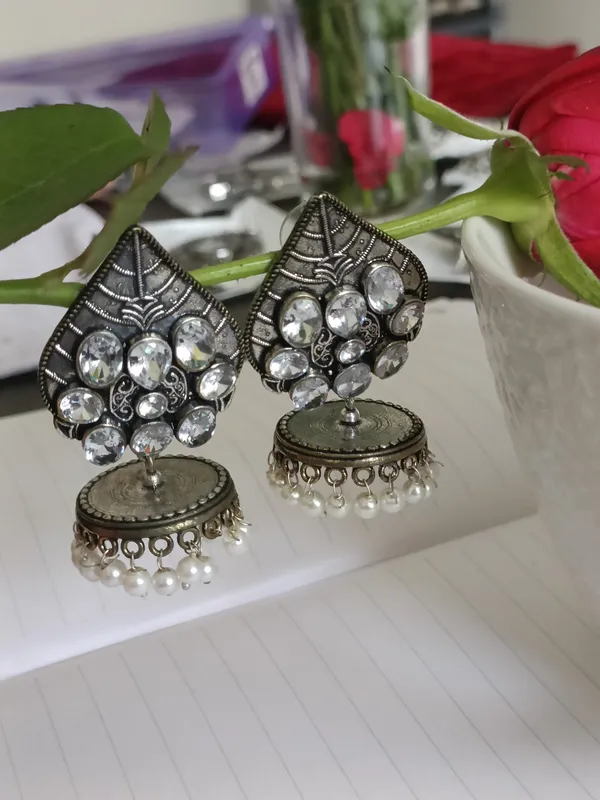 Lavanya_Leaf_Stone_Studded_Oxidized_Earrings